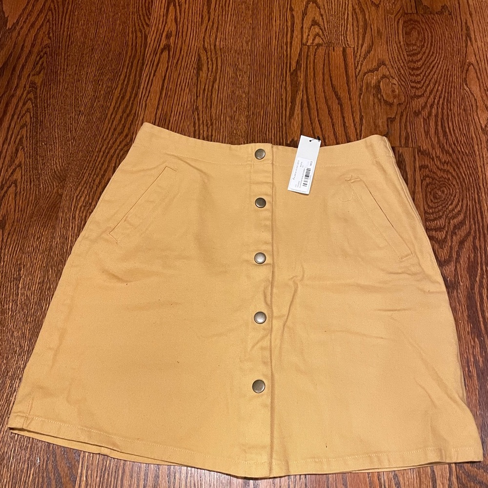 NWT Francesca’s Miami Mustard Yellow Skirt, Size Medium